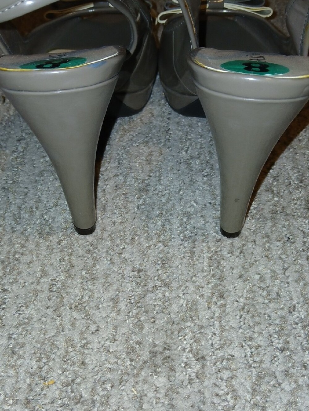 Anne Klein Womens Taupe Patent Leather Slingback Peep Toe Heels White Bow Sz: 8 - Picture 11 of 12